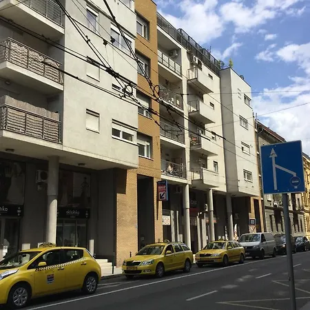 Adam's Apartment&free Parking Boedapest